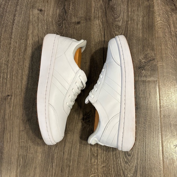 Sleek White Women's Sneakers - Picture 5 of 13